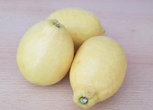 Drei Zitronen