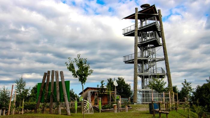 Klimawandelgarten mit Turm Klimawandelgarten mit Turm